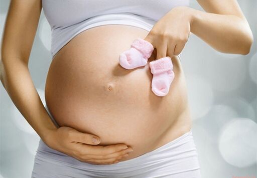 a pregnant woman passes papillomas to her baby